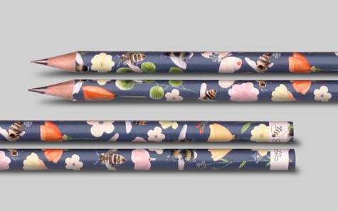 Folientransferdruck mit Blumenmuster und Bienen