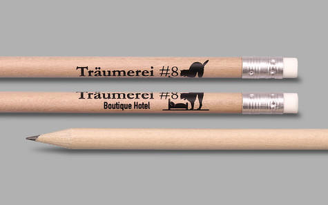 schwarzer Druck auf rundem Naturbleistift